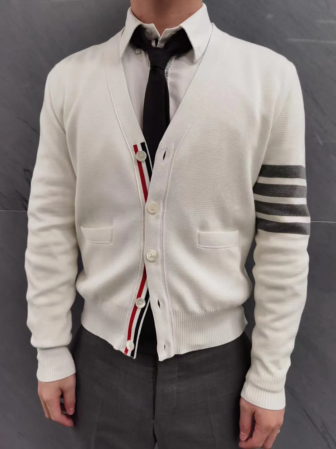 ：M 04 （TBClassic ） THOM BROWNE .TBClassic Breathable Same Style ：White/Navy Blue /Gray/ Blue Size：1/2/3/4